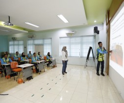 Grup MIND ID Realisasikan Program Peningkatan Kualitas Pendidikan