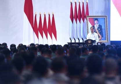 Presiden Jokowi Minta TNI/Polri Bangun Kepercayaan Publik Secara Humanis